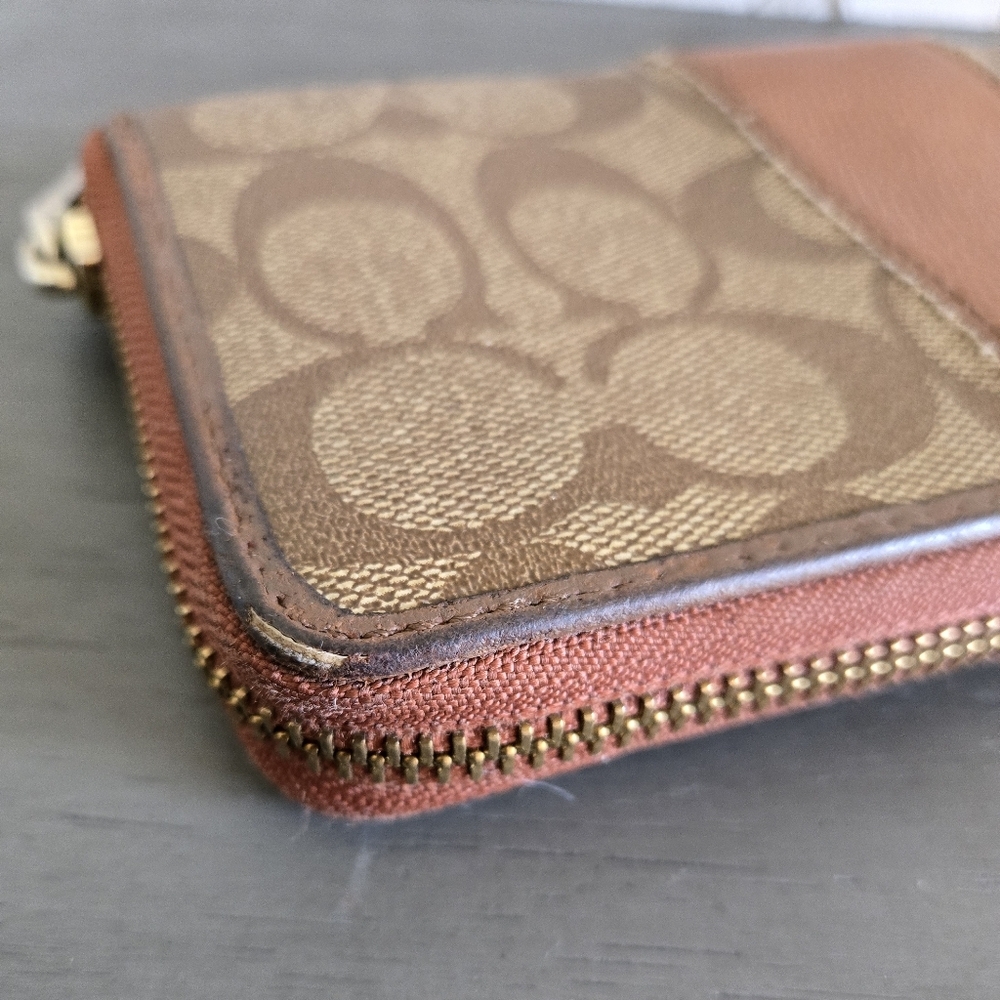 Coach Wallet - Picture 3 of 11